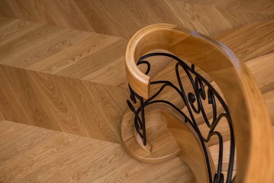 Podłoga drewniana: parkiet, deski czy panele drewniane?